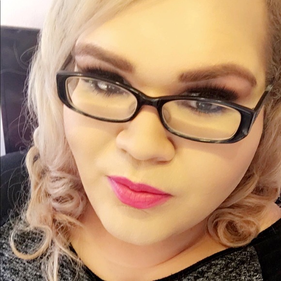 Meet the Posher Other - Meet your Posher, Pamela